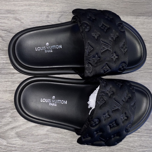 Louis Vuitton Pool Pillow Slides Black Monogram Sandals EU 35 New - Picture 3 of 5